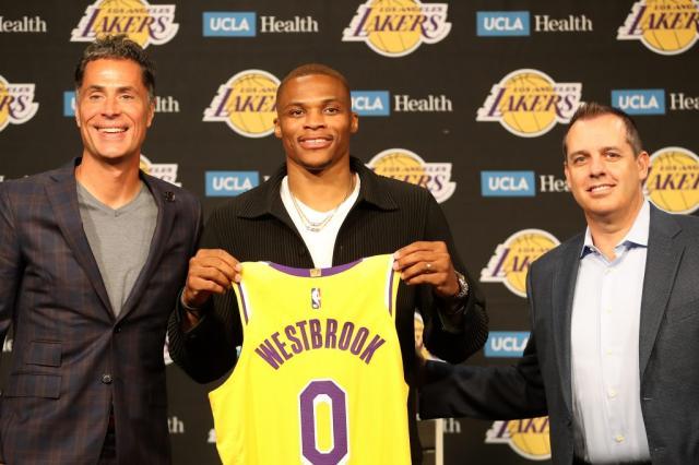 1647608703262044521.jpg Russell-Westbrook-Frank-Vogel-Rob-Pelinka-1024x683.jpg