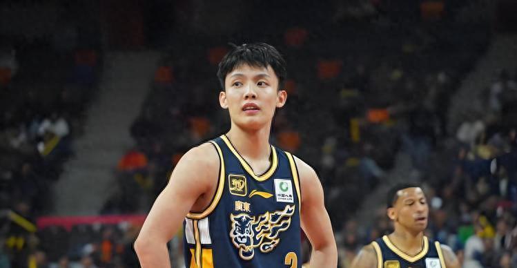 百家乐官网-CBA疯狂一夜！积分榜乱了：上海男篮险胜，广东升第3，黑马升第4